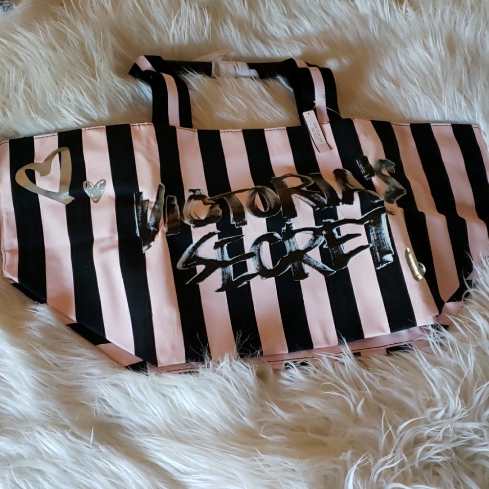 New Victoria's Oversized Duffle